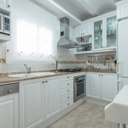 R17 Casa Merce Rodoreda Holiday home *