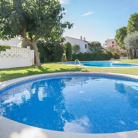 R17 Casa Merce Rodoreda Holiday home *